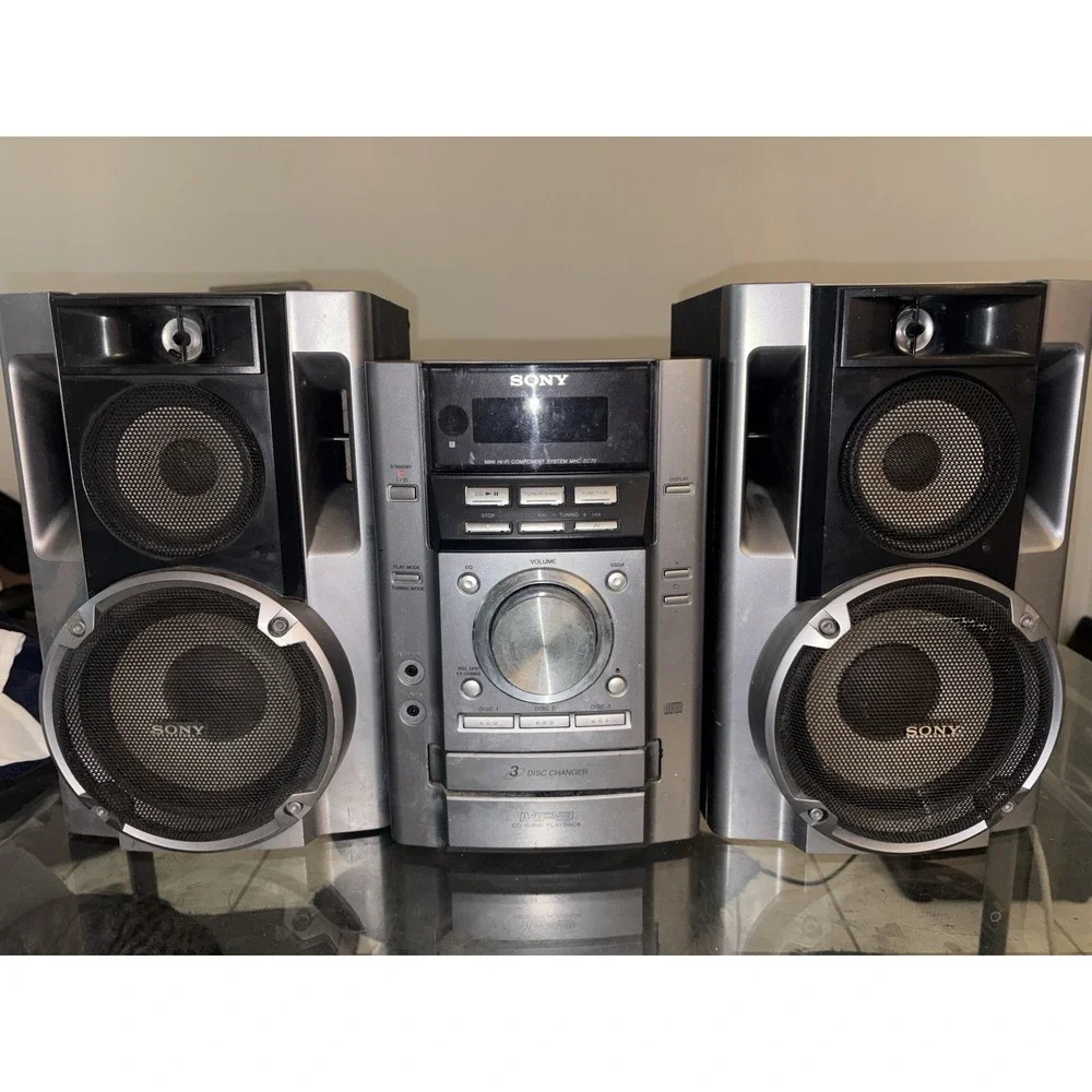 Sony MHC-EC70 Stereo 3 CD Cassette TURNS ON THEN OFF FOR PARTS